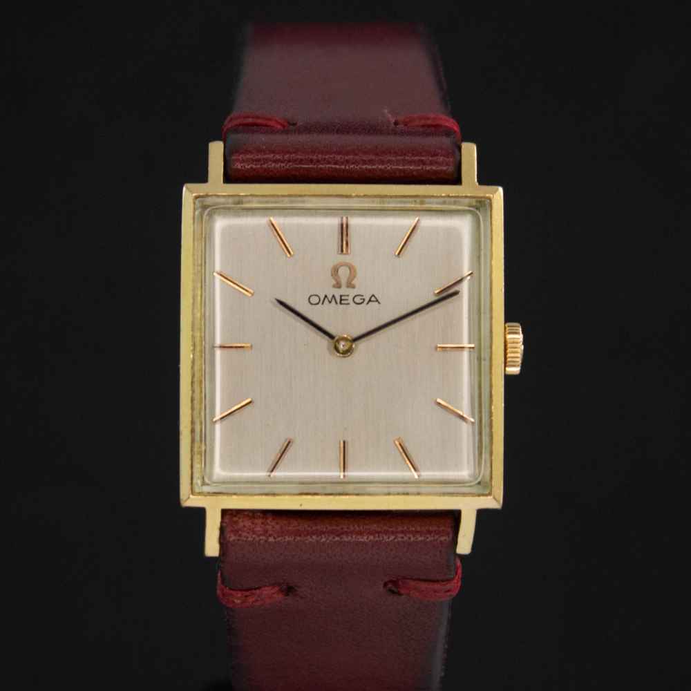 Omega Vintage Square 18k