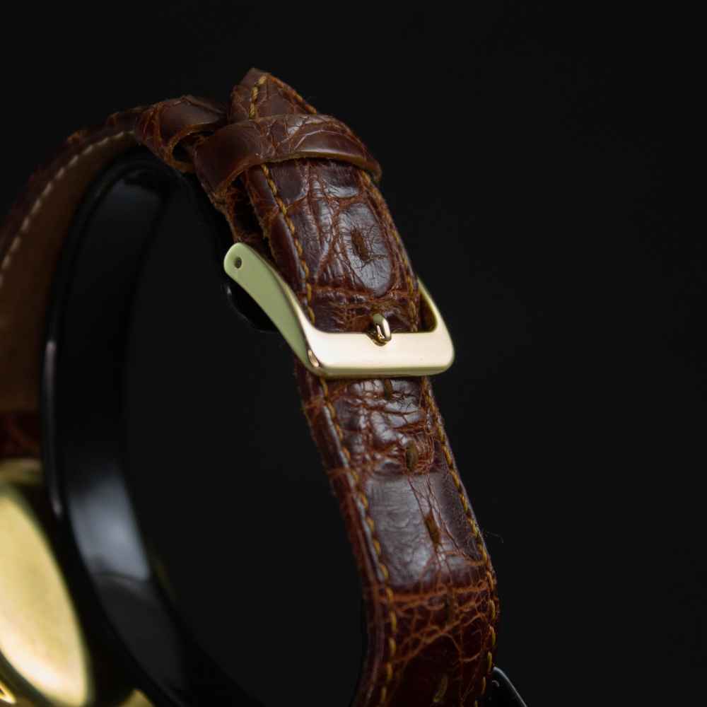 Watch Universal Geneve Compax Chrono 18k second-hand