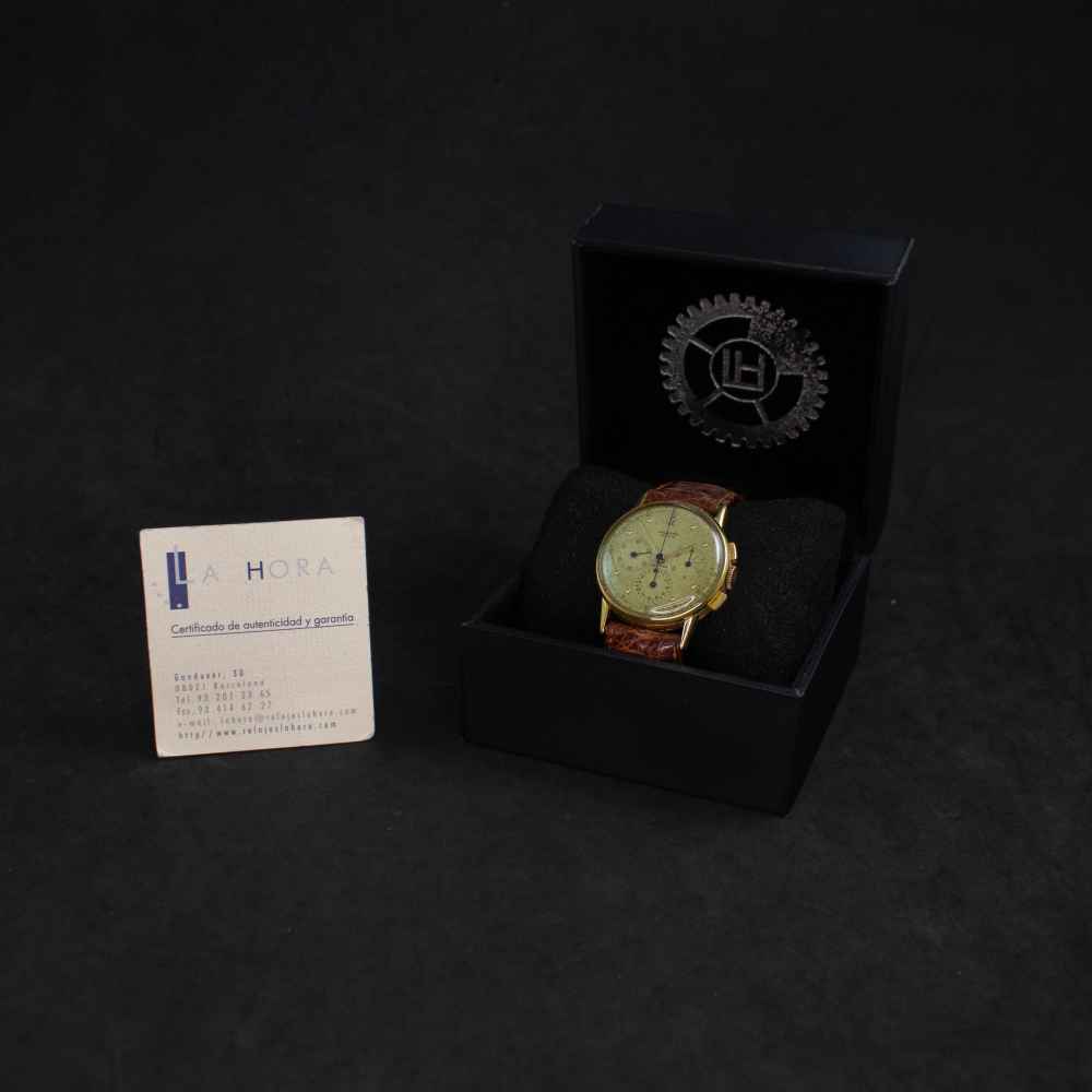 Watch Universal Geneve Compax Chrono 18k second-hand