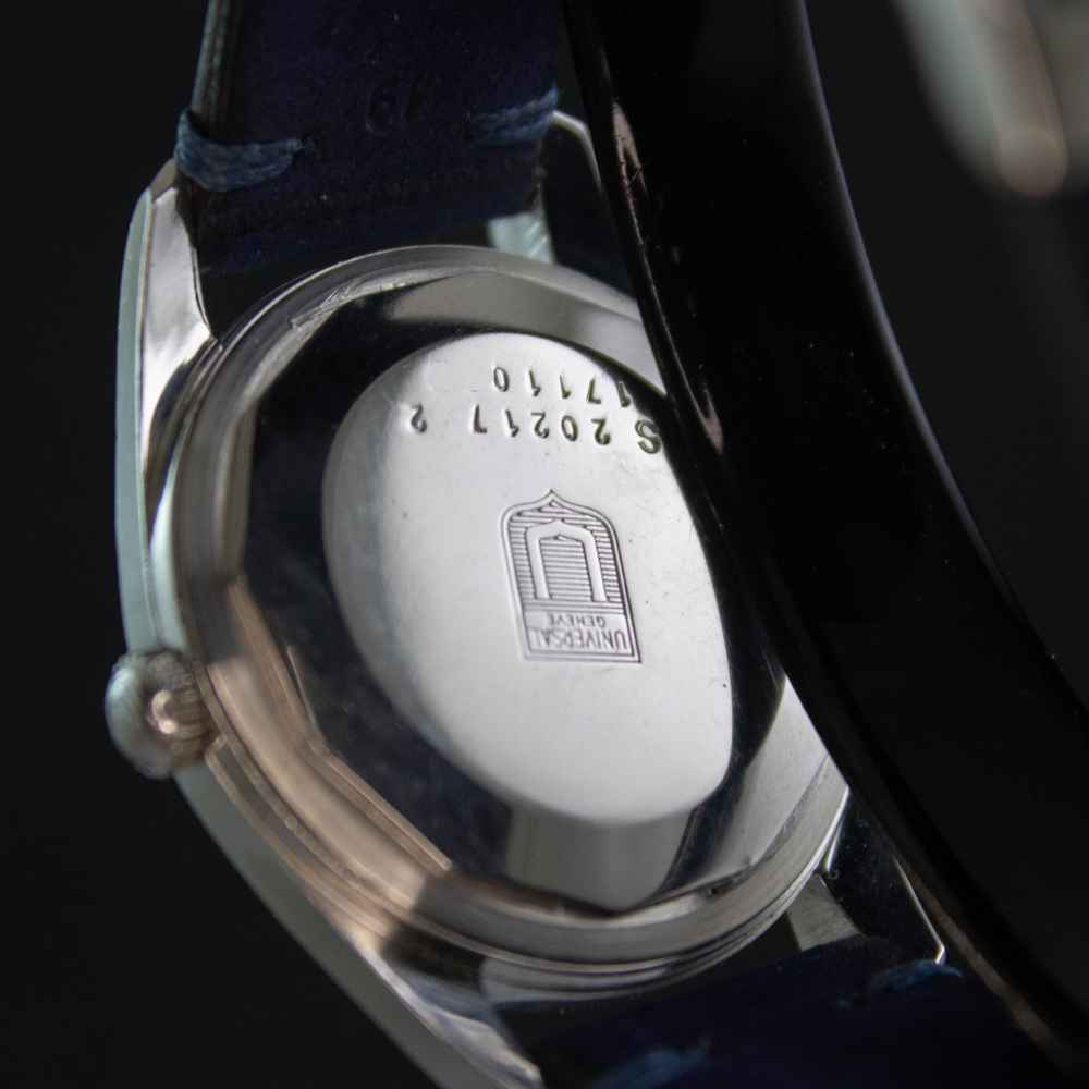 Watch Universal Geneve Polerouter second-hand