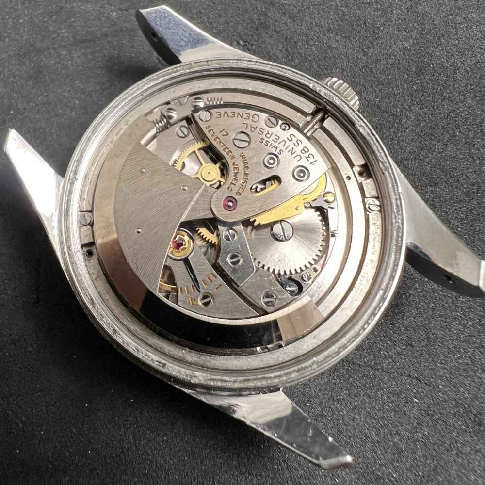 Watch Universal Geneve Polerouter second-hand