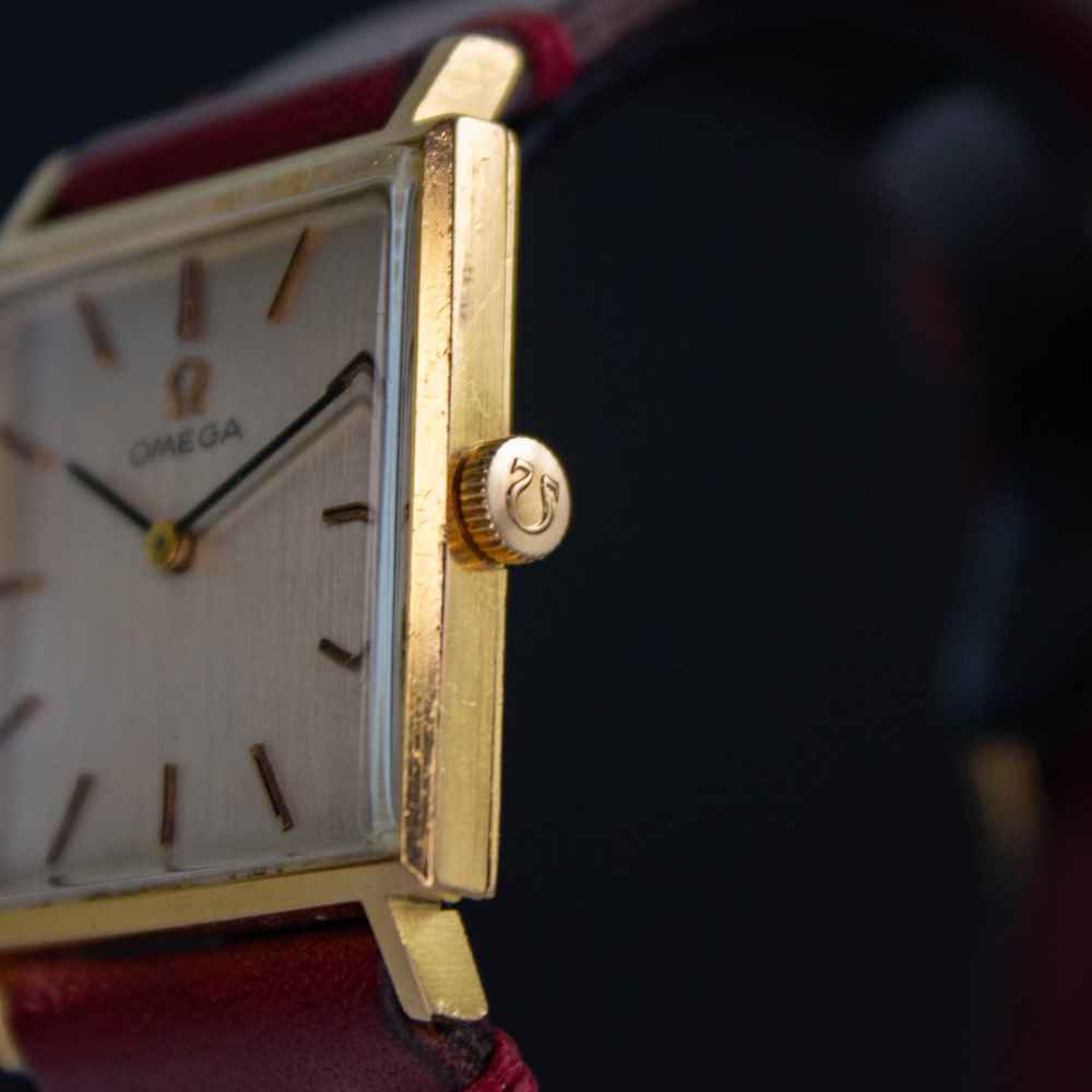 Watch Omega Vintage Square 18k second-hand