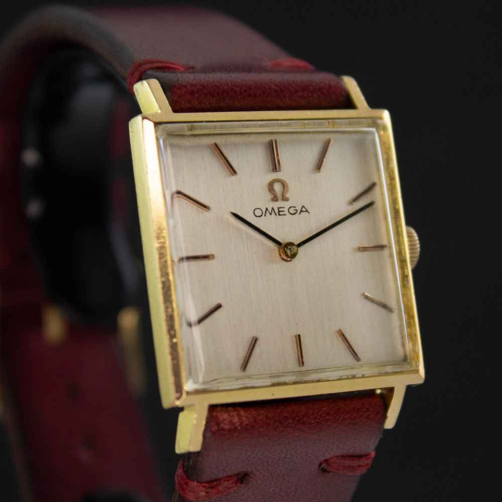 Watch Omega Vintage Square 18k second-hand