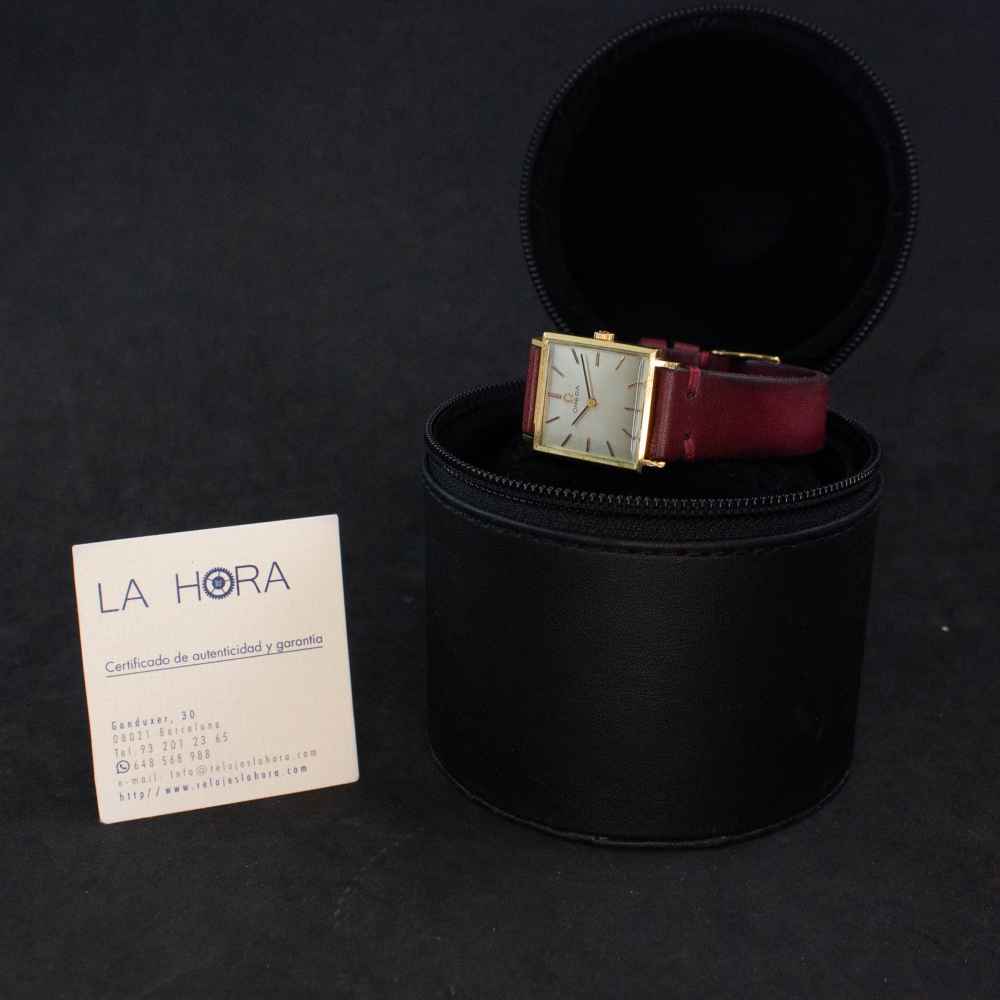 Watch Omega Vintage Square 18k second-hand