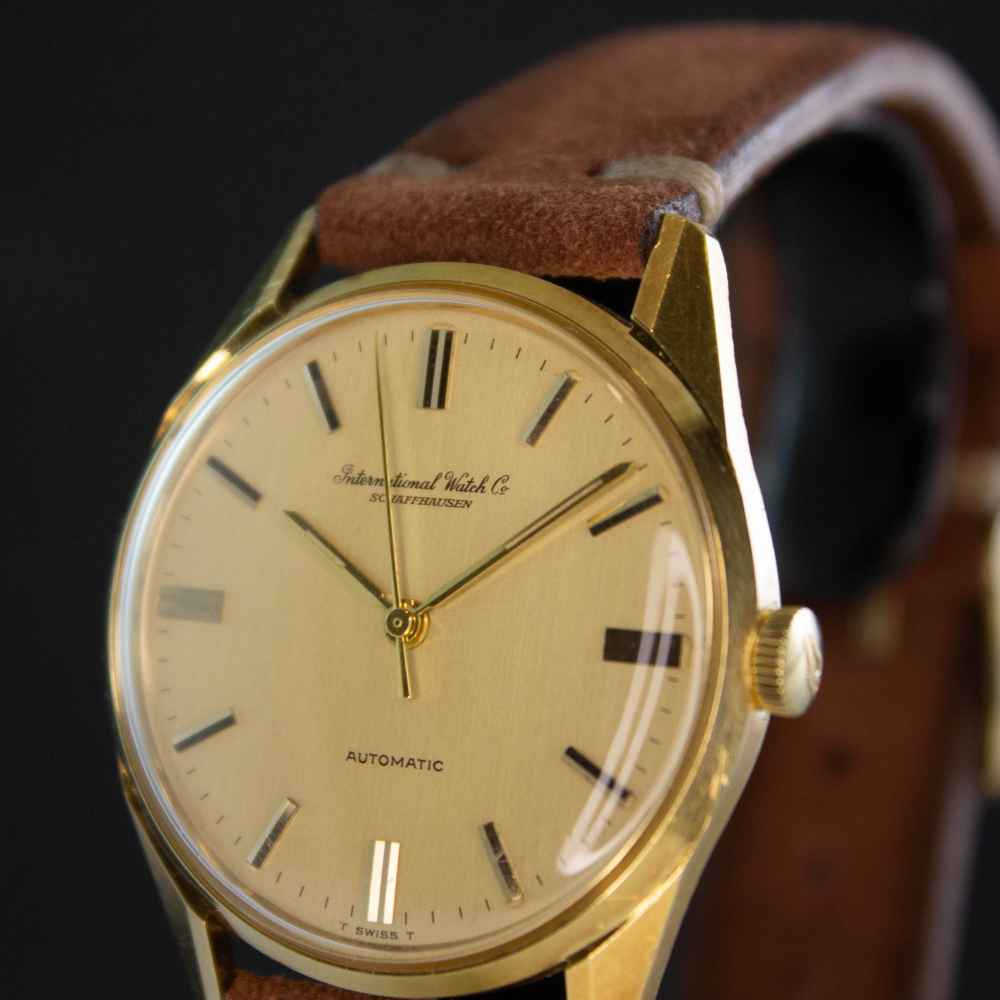 Watch IWC Classic 18k second-hand