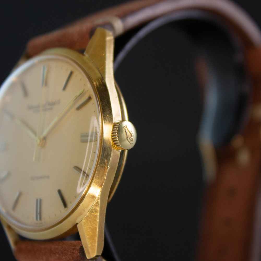 Watch IWC Classic 18k second-hand