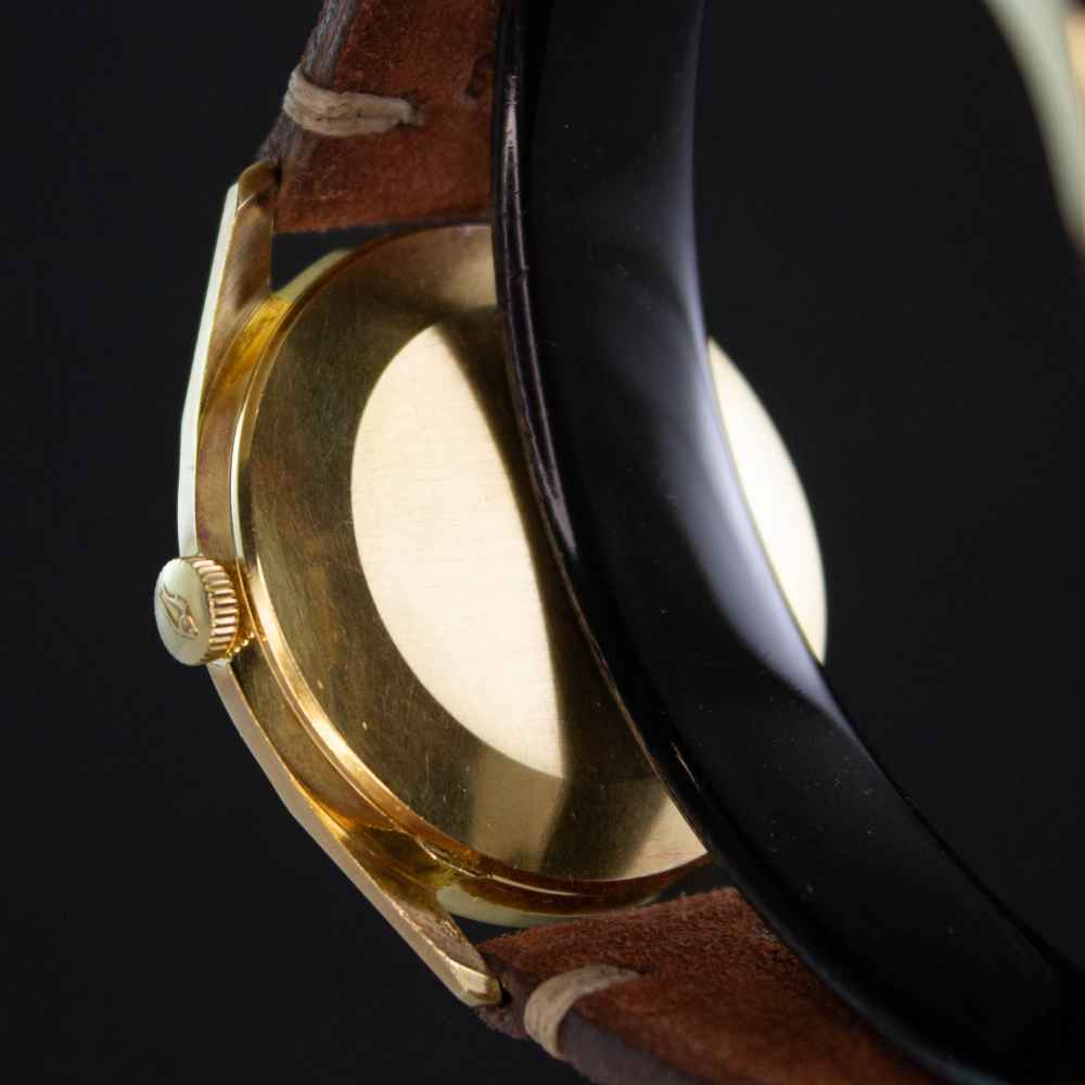 Watch IWC Classic 18k second-hand