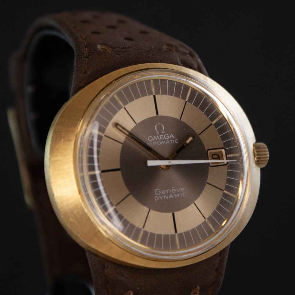 Watch Omega Dynamic 18k second-hand