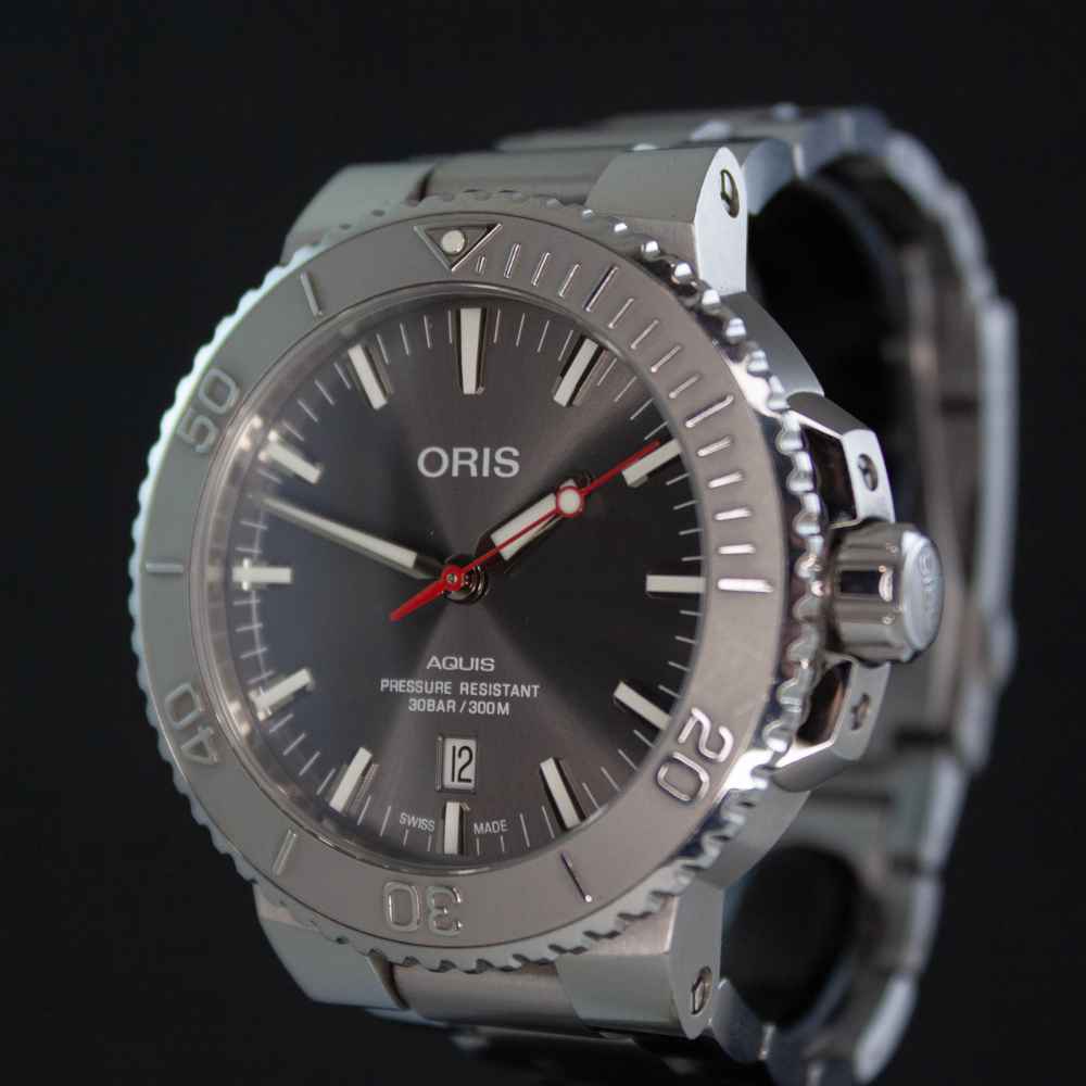Watch Varios Oris Aquis Date Relief second-hand