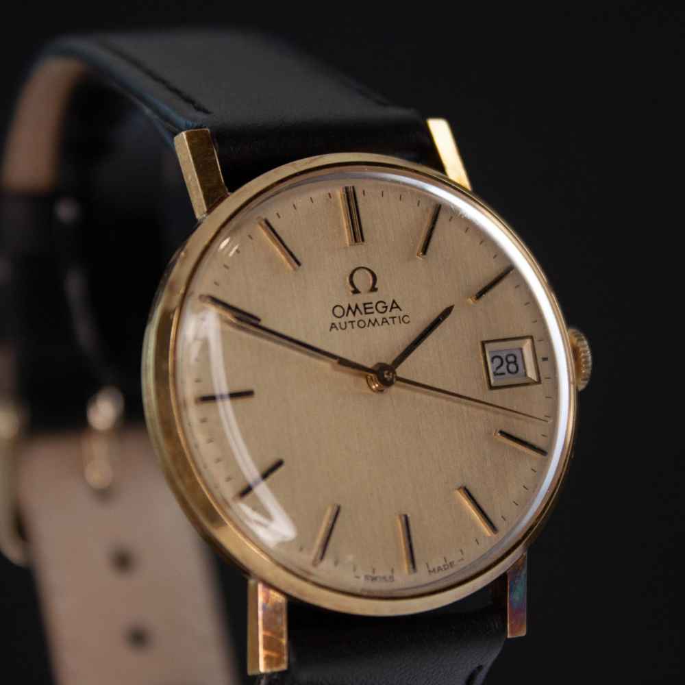 Watch Omega Classic 18k second-hand