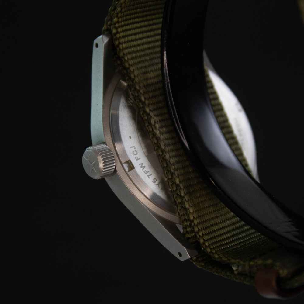 Watch Varios Hamilton Khaki Field second-hand