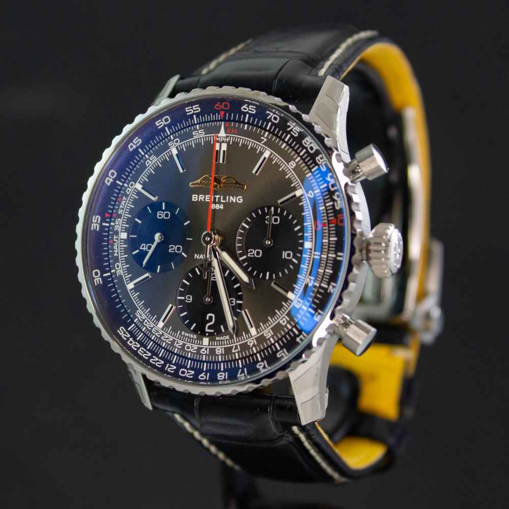 Watch Breitling Navitimer second-hand