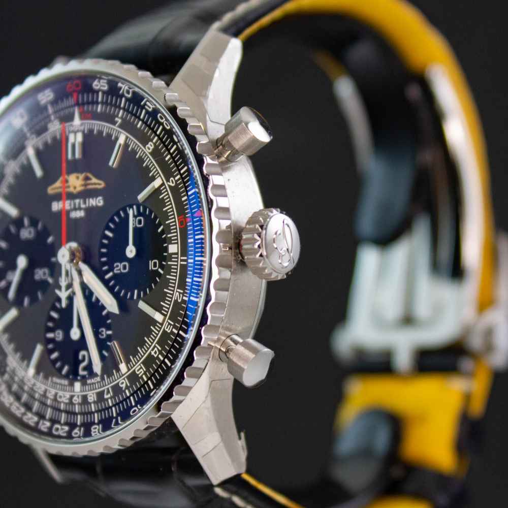 Watch Breitling Navitimer second-hand