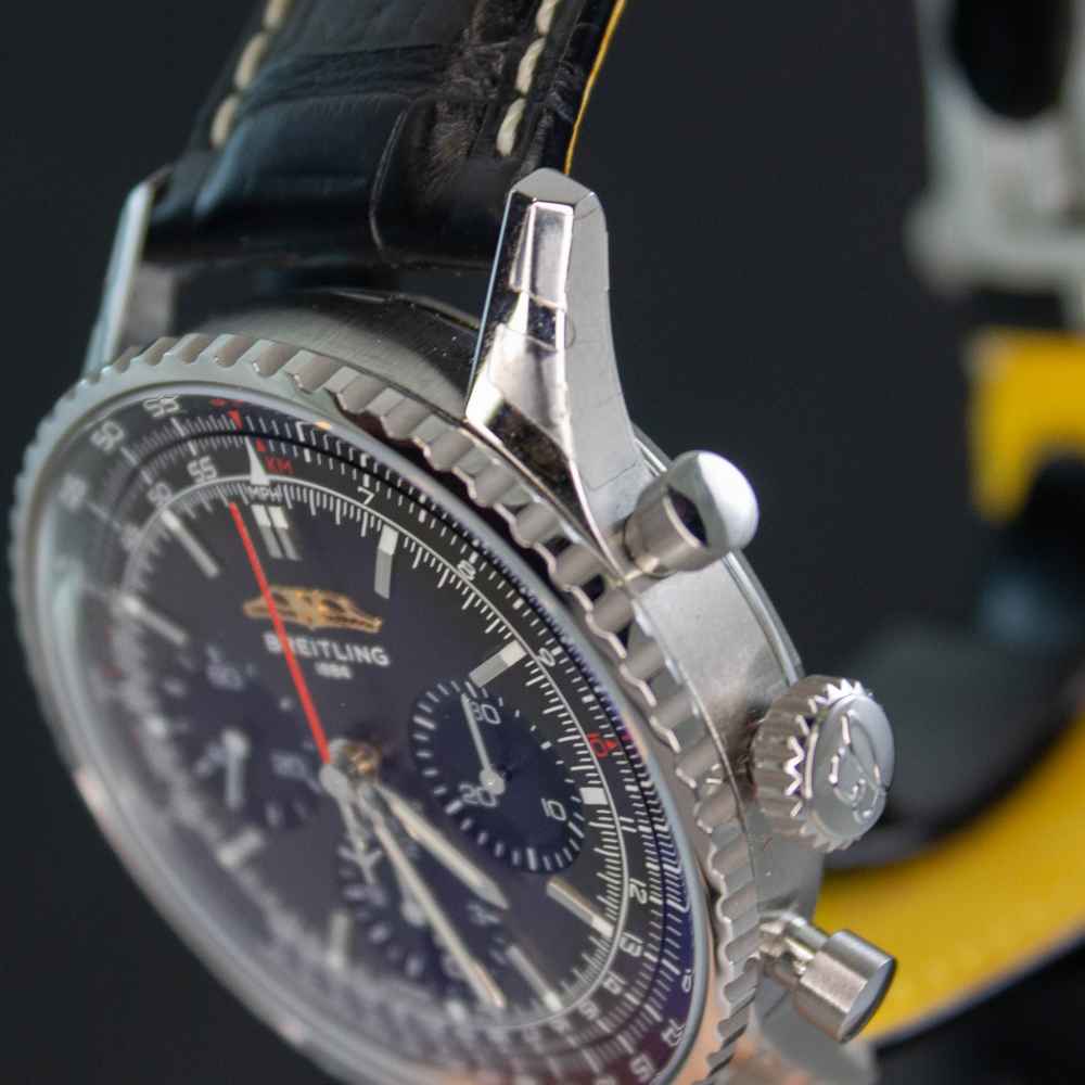 Watch Breitling Navitimer second-hand