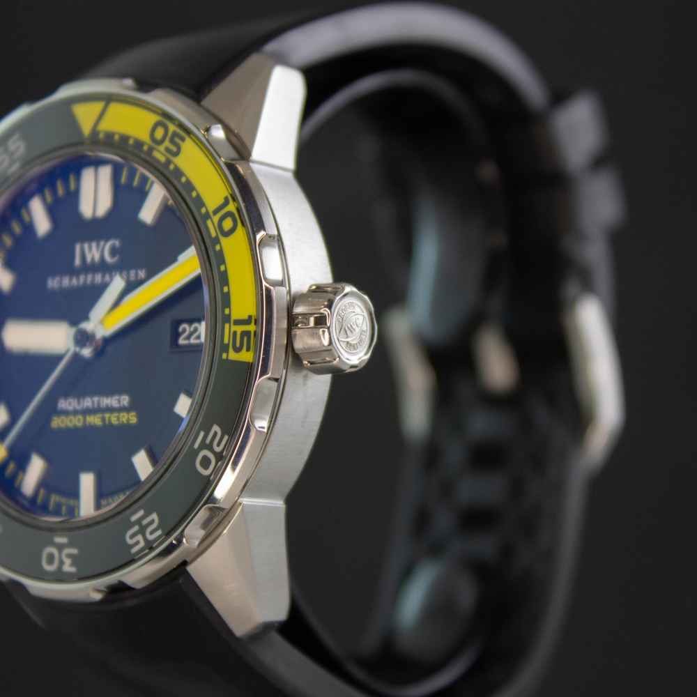 Watch IWC Aquatimer 2000 second-hand